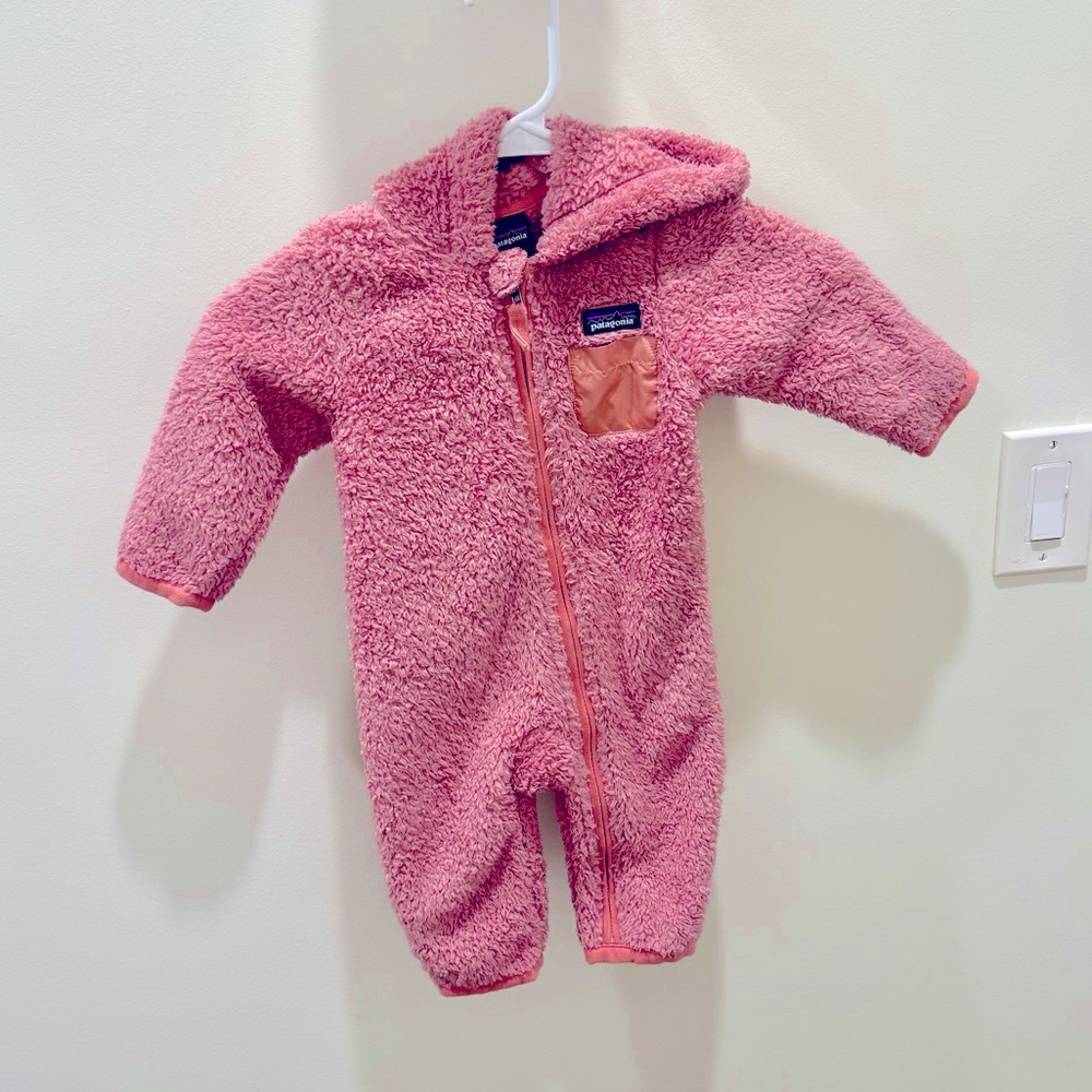 Patagonia furry friends fleece bunting size 6-12 months